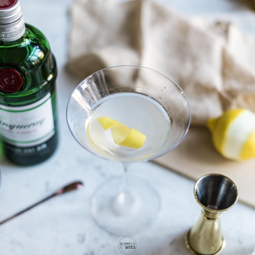 Dry Martini cocktail – stirred not shaken