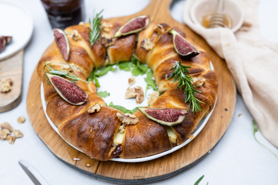 Kerstrkrans met brie en vijgen