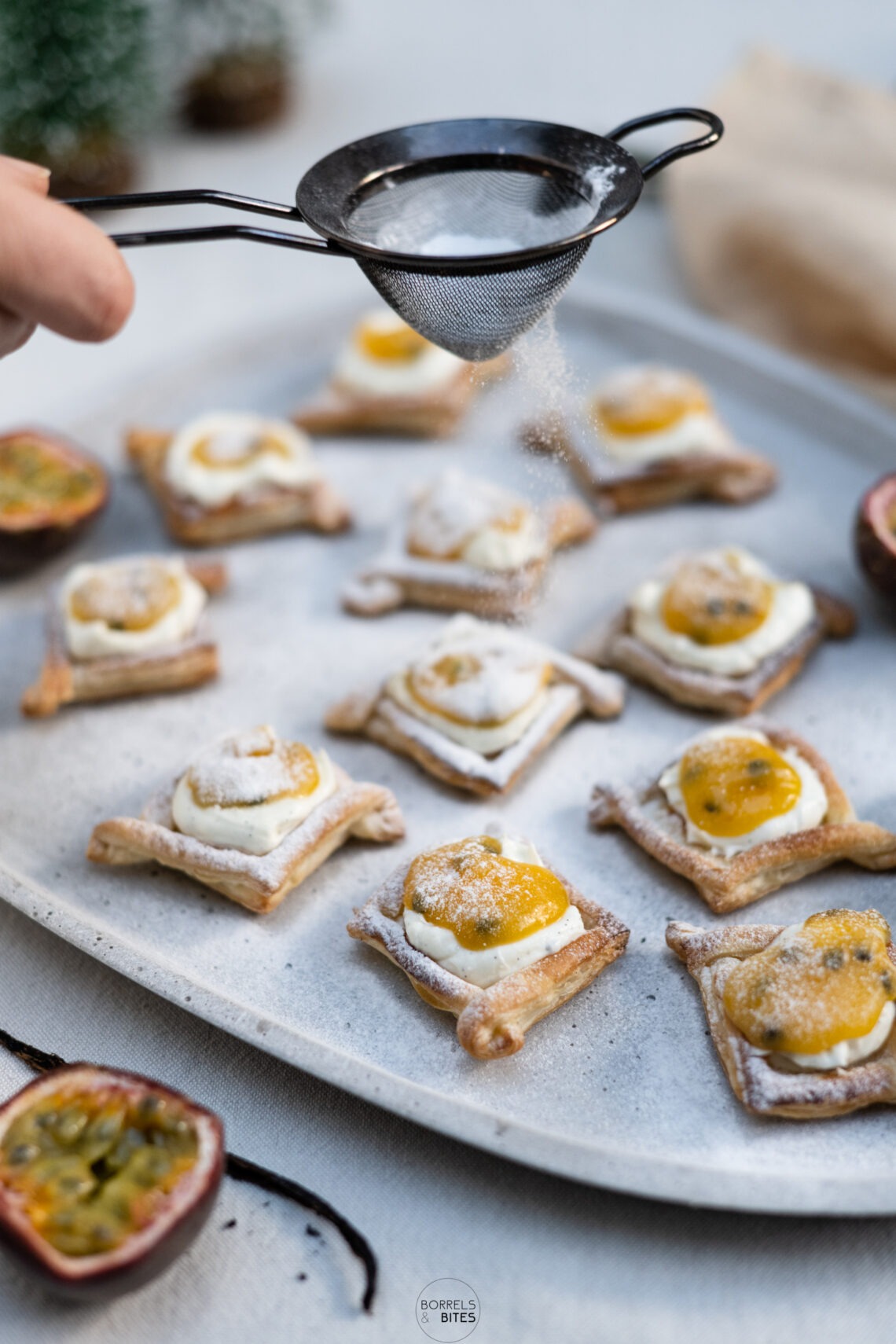 bladerdeegbakjes met passievrucht en vanille